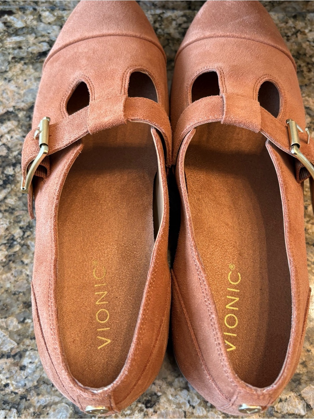 Vionic shoes - Picture 3 of 7